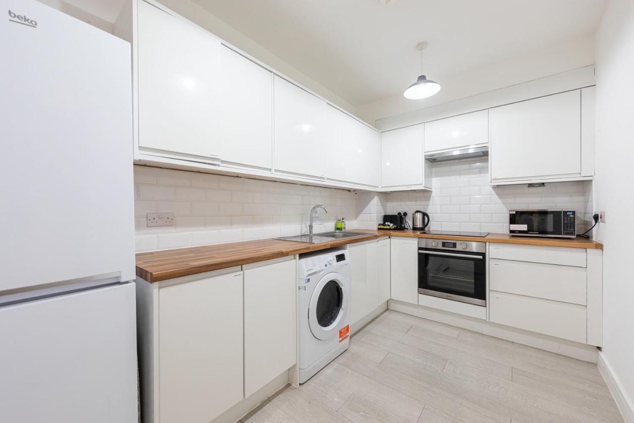 Functional Budget Stay With Wi-Fi And Laundry Facilities Near Tube Station Лондон Екстериор снимка