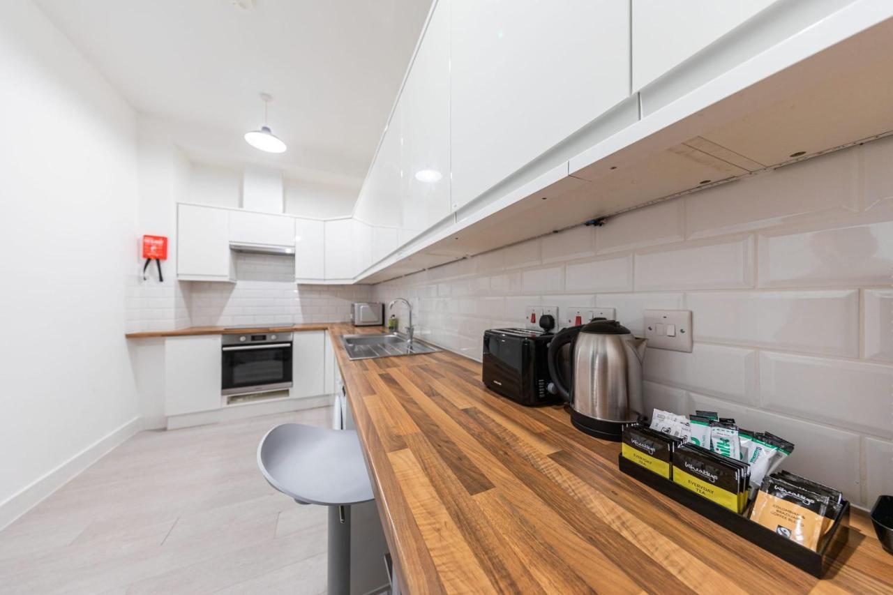 Functional Budget Stay With Wi-Fi And Laundry Facilities Near Tube Station Лондон Екстериор снимка